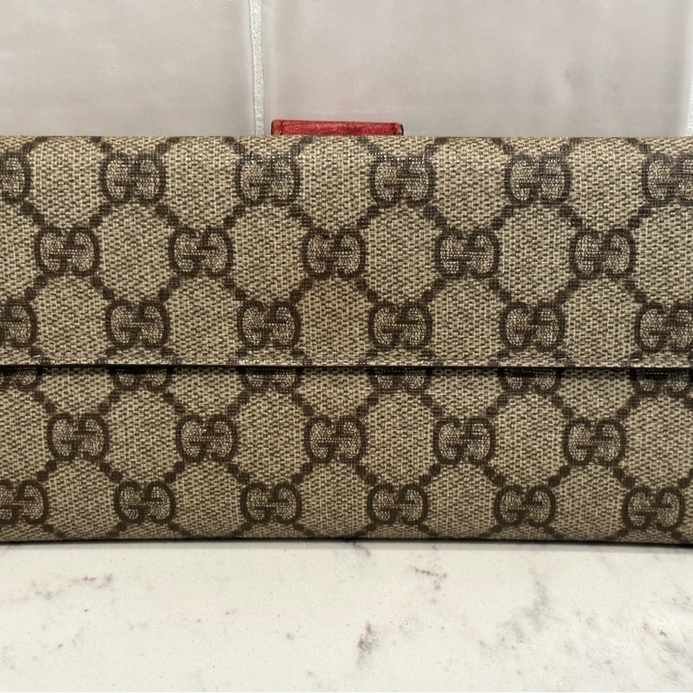 Authentic Gucci wallet - Picture 2 of 11
